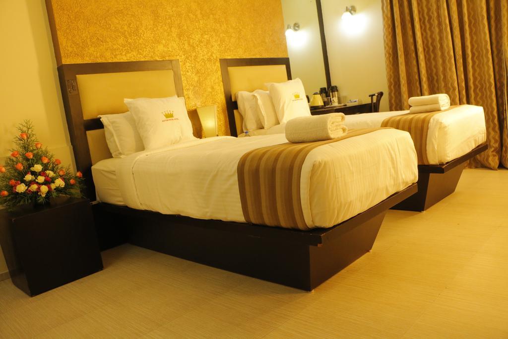 Pattom Royal Hotel Thiruvananthapuram Exteriör bild