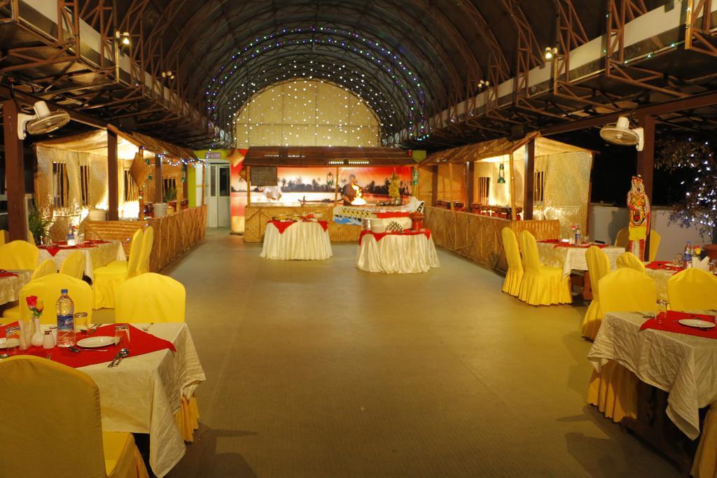 Pattom Royal Hotel Thiruvananthapuram Exteriör bild
