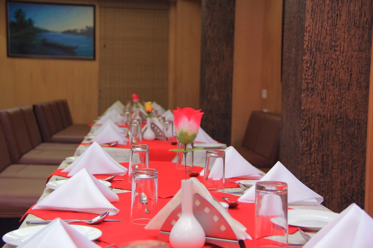Pattom Royal Hotel Thiruvananthapuram Exteriör bild